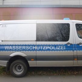 Wasserschutzpolizei zu Besuch in der Albatros-Schule